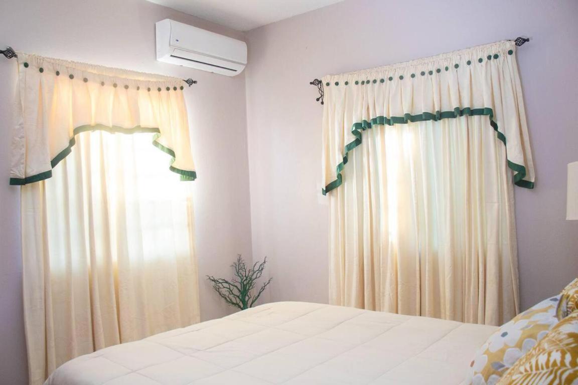 Gorgeous 2-Bed Apartment 3 In St Johns Cosy St. John's ภายนอก รูปภาพ