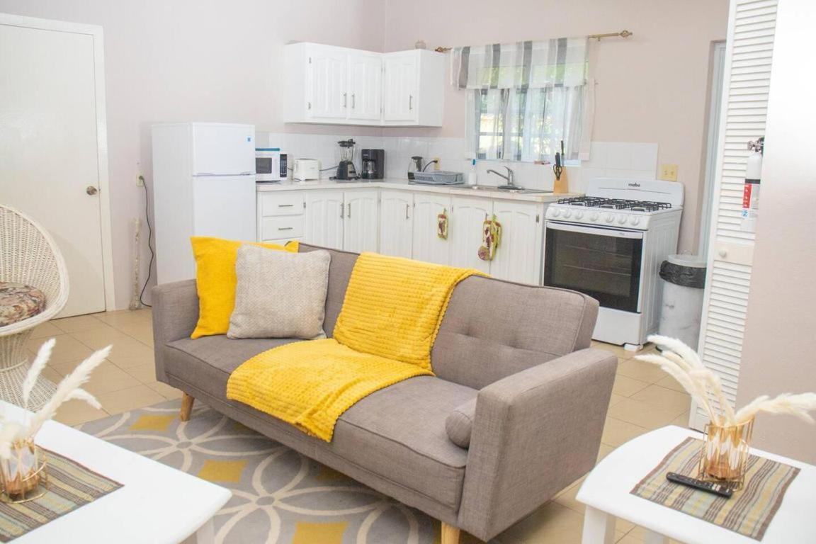 Gorgeous 2-Bed Apartment 3 In St Johns Cosy St. John's ภายนอก รูปภาพ